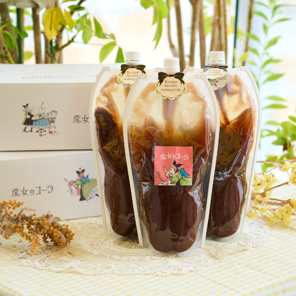 【送料無料・業務用3本セット】魔女のコーラ クラフトコーラシロップ 1000g×3本（約100杯分）