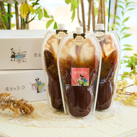 【送料無料・業務用3本セット】魔女のコーラ クラフトコーラシロップ 1000g×3本（約100杯分）